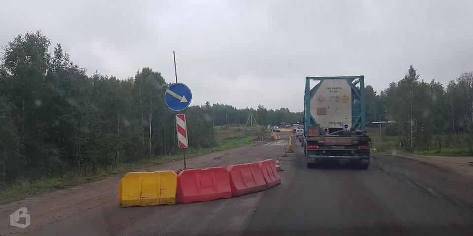 На трассе Скандинавия в светогорском направлении пробки из-за ремонта