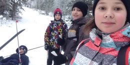 Семиклассники на лыжной прогулке