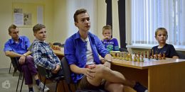 К нам приехал гроссмейстер! Кирилл Алексеенко посетил шахматный турнир в Выборге