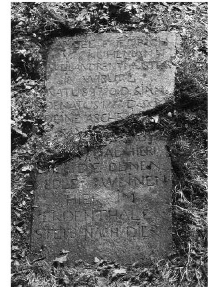 Надгробная плита на могиле Самюэля Фридриха фон Кульмана. Фото из газеты «Выборг Нюхетер»