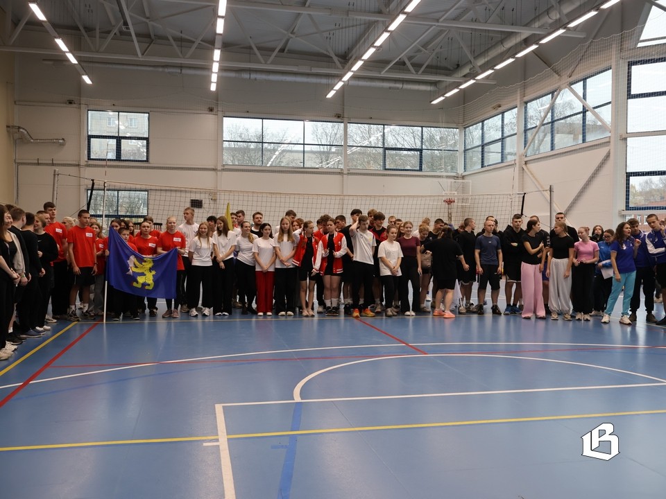 В молодёжно-спортивном слёте приняли участие 14 команд В молодёжно-спортивном слёте приняли участие 14 команд