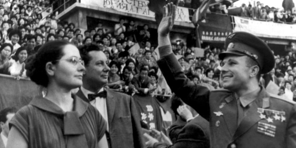 Валентина и Юрий  Гагарины во время визита в Японию в мае 1962 года