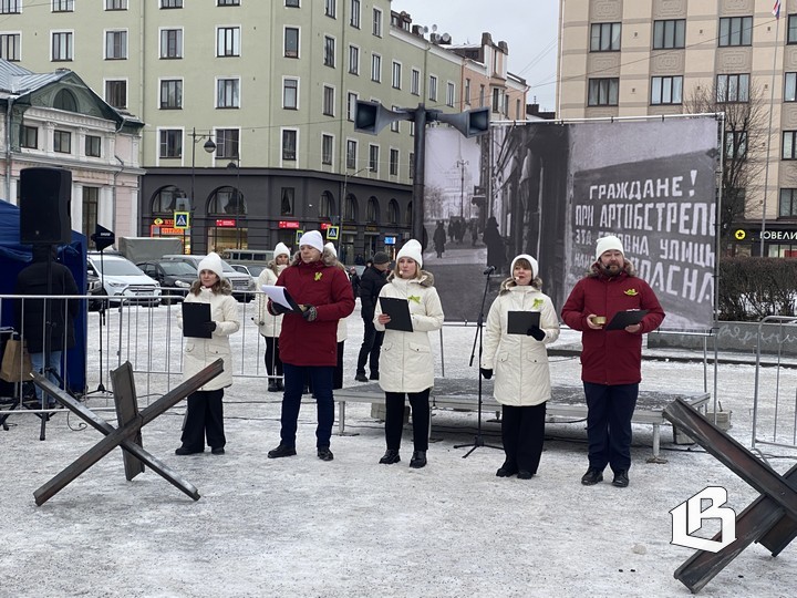 На Красной площади задержали женщину в шубе с 14 кг икры при себе | Общество | Аргументы и Факты
