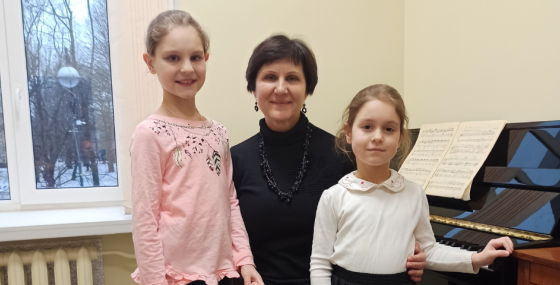 Наталья Вальченко с ученицами