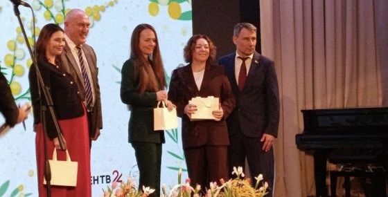 Губернатор наградил победительниц премии «Женщина года 47»