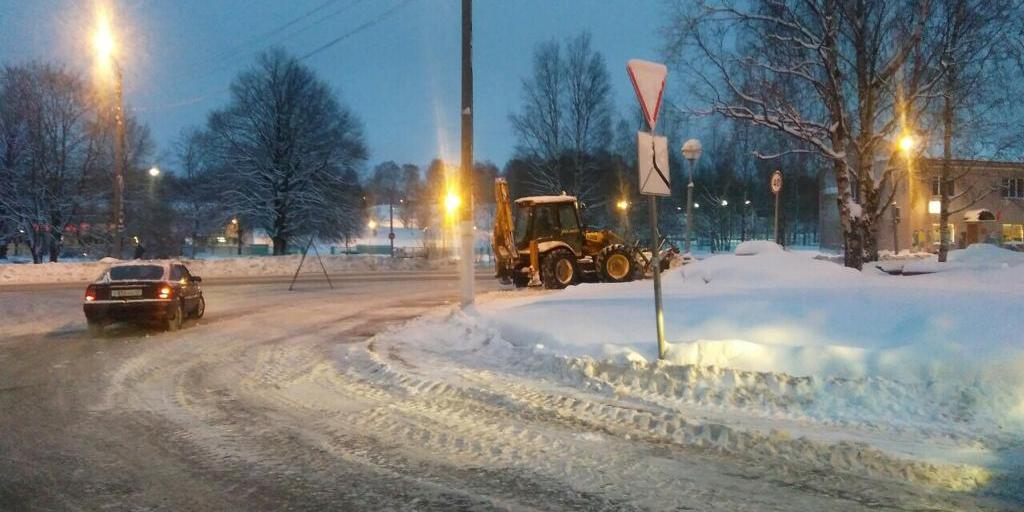 Уборка дорог от снега в Выборге все-таки не миф...