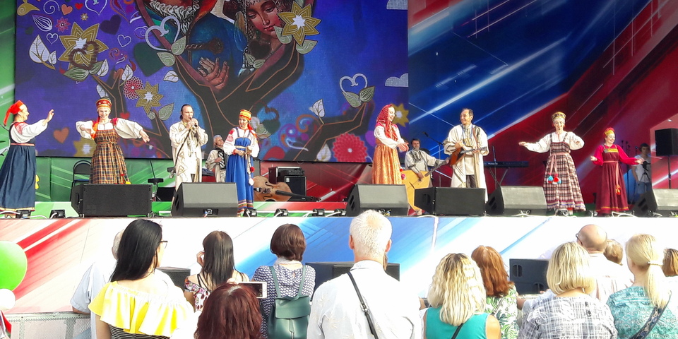 Ансамбль «Вереск» представил Ленобласть на праздновании Дня России в Минске