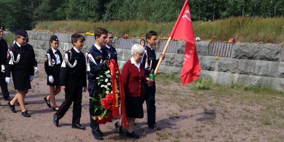 Кадеты школы посёлка Возрождение провели митинг на мемориале «Петровка»