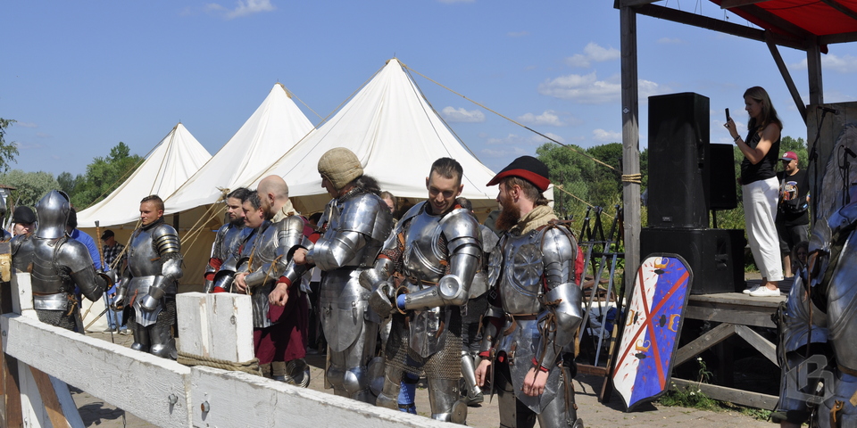 На рыцарском турнире в Выборгском замке губернатор сразился на мечах
