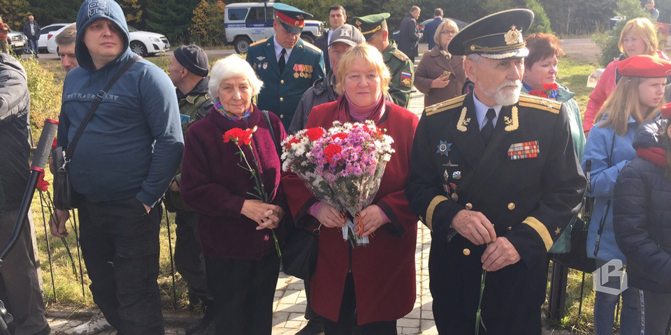 На воинском захоронении номер 32 у станции Матросово прошла траурная церемония