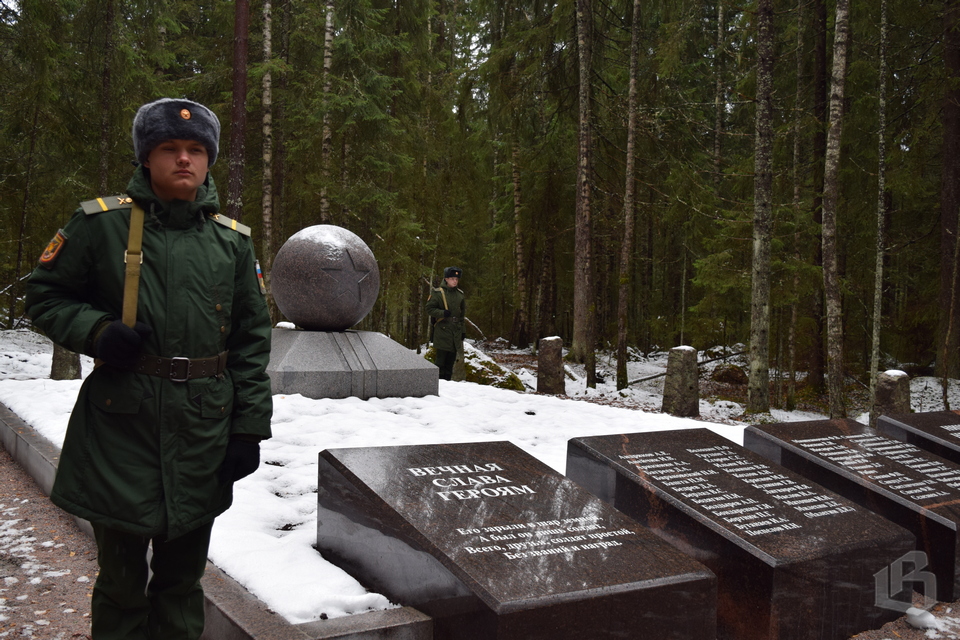 В Выборгском районе торжественно открыт воинский мемориал 