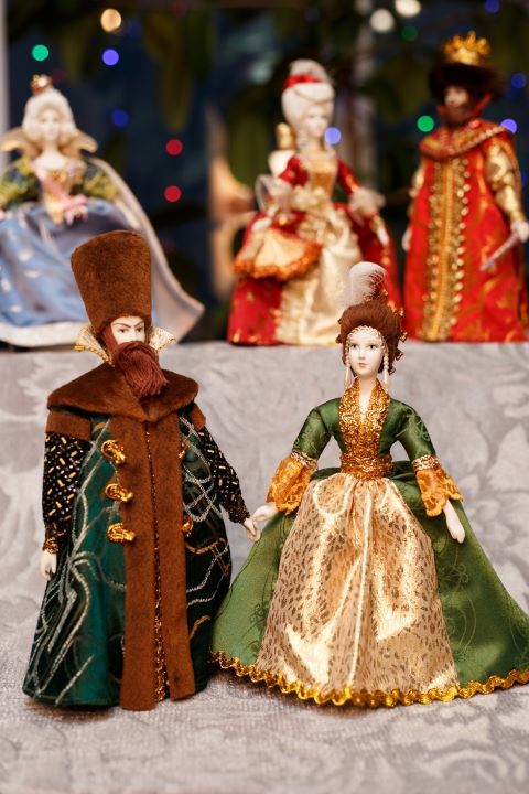 Коллекцию авторских кукол представили в Красносельской библиотеке