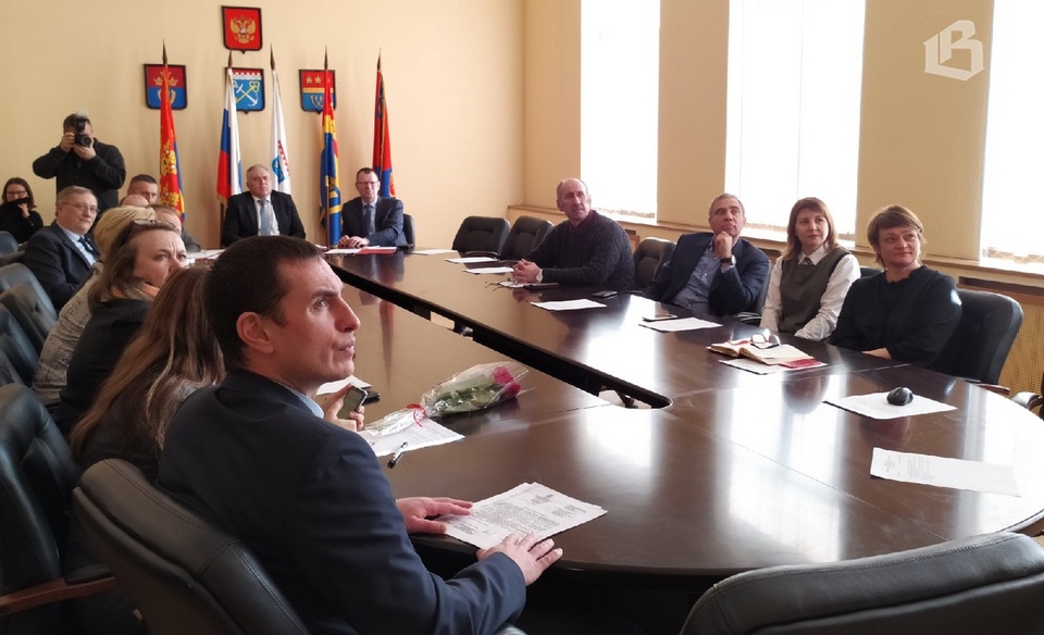 Депутаты Выборгского района обсудили работу УМВД и зарплату муниципалов