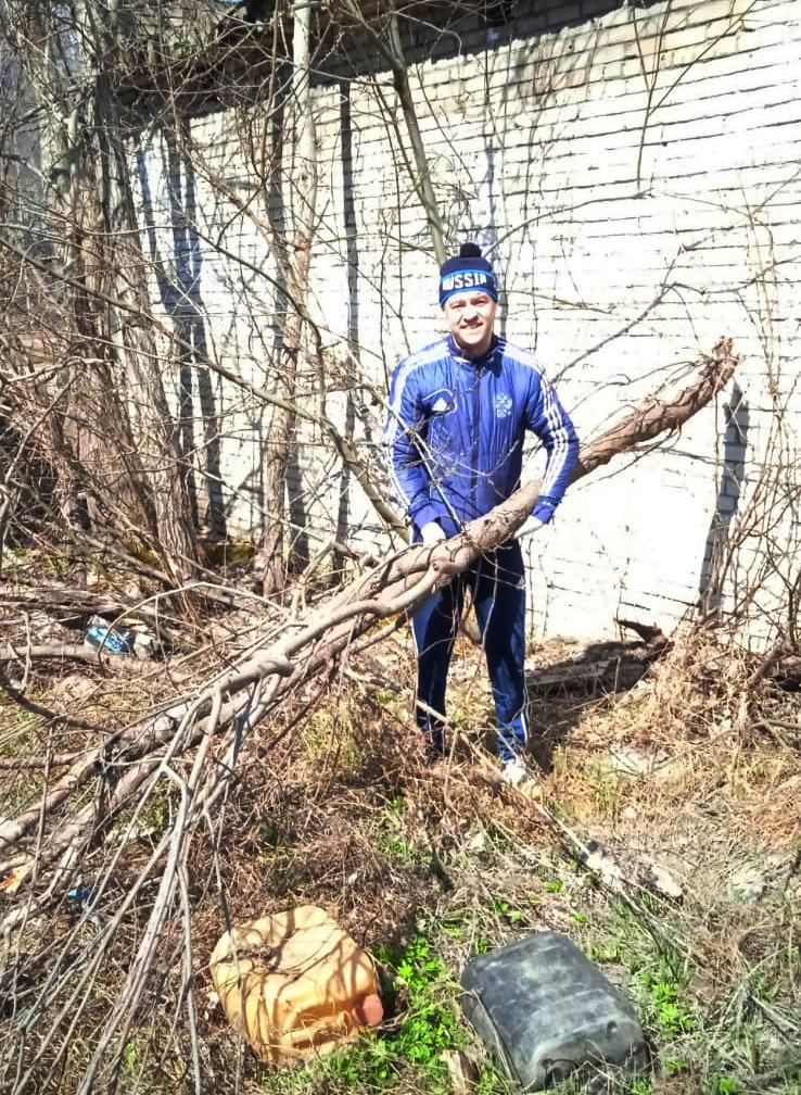 Жители Кировских Дач вышли на субботник