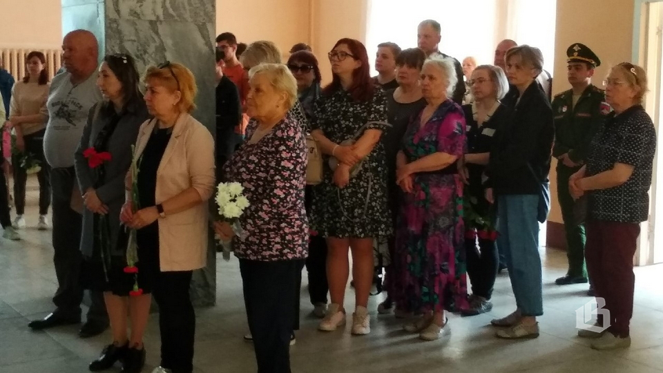 Сегодня жители посёлка Каменка простились со своим земляком - Владимиром Родиным