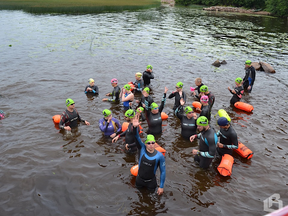 Заплыв на открытой воде в Выборге собрал около 200 участников 