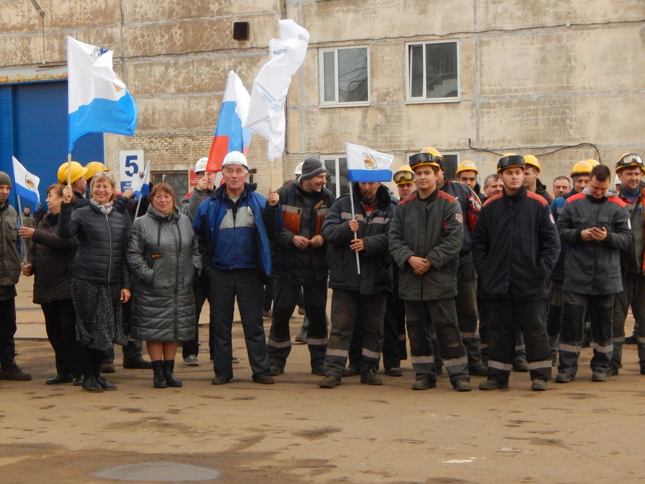 На Выборгском судостроительном заводе спустили на воду уникальный корабль для ФСБ