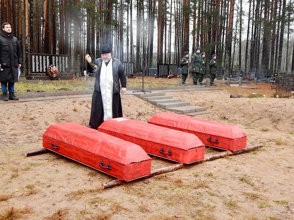 В Гончаровском поселении перезахоронили останки воинов Красной Армии