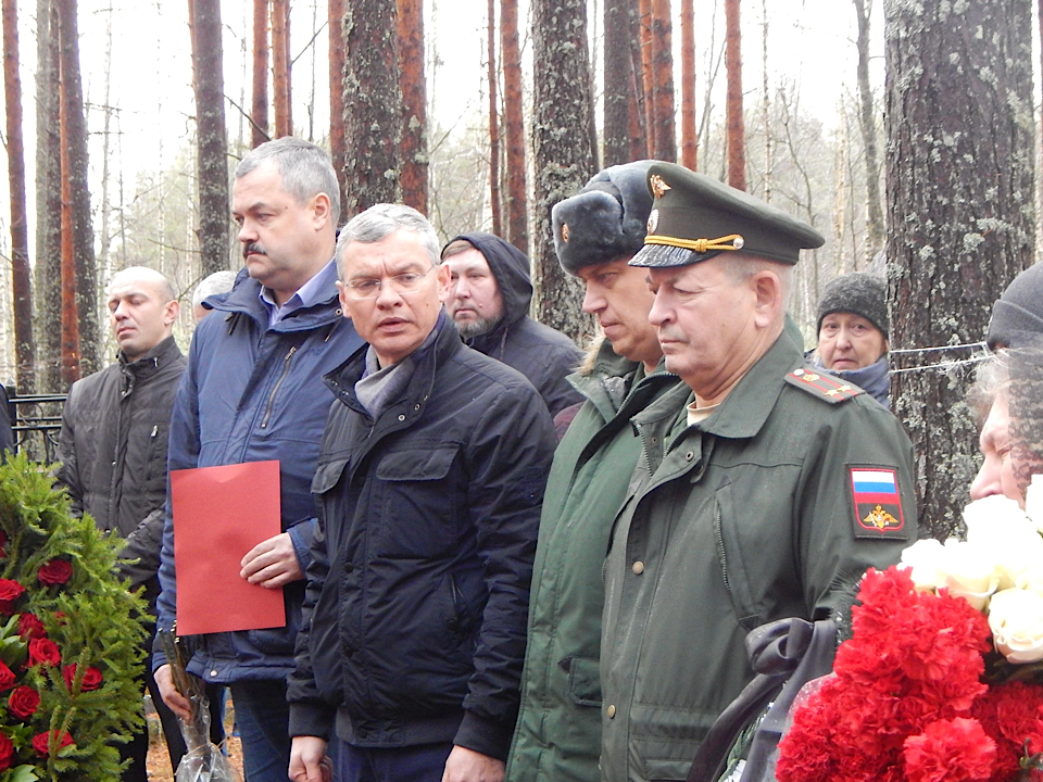 Героя-добровольца похоронили в Кузьминском с воинскими почестями