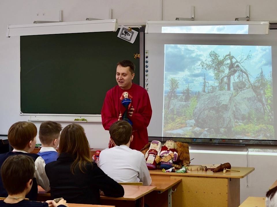 Карелы рассказали выборгским школьникам о своём крае и о «Калевале»