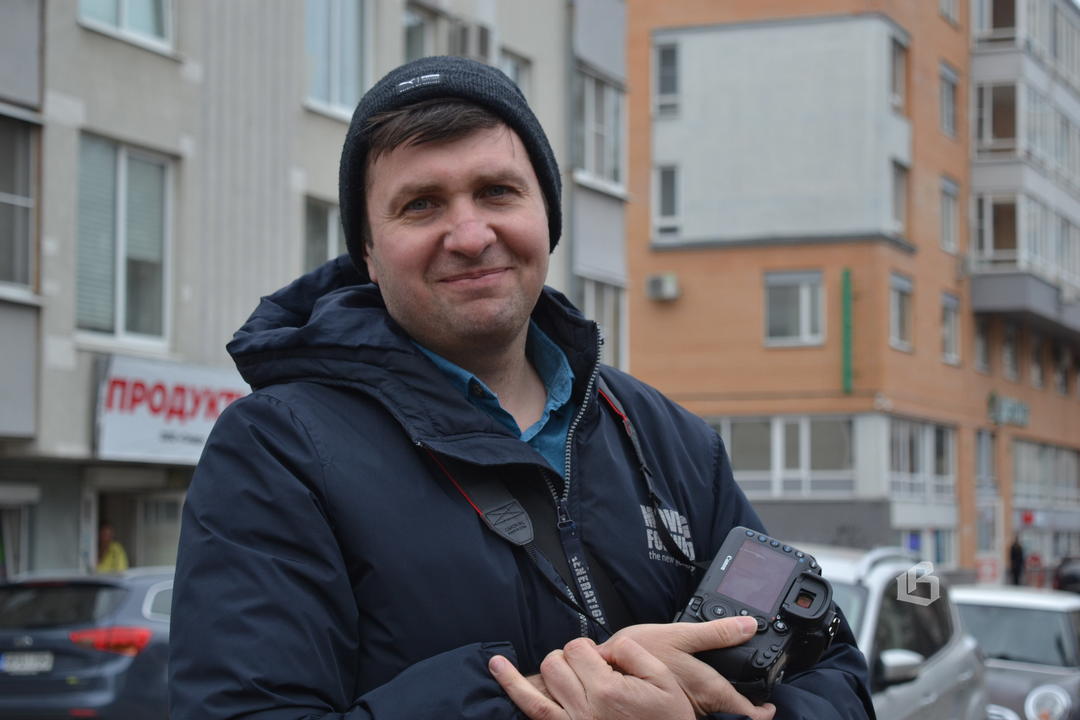 В сквере на Мира пели все вместе