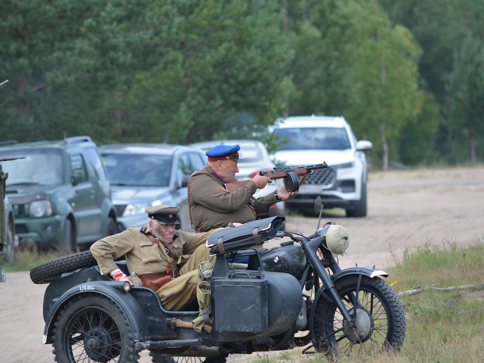 Военные реконструкторы провели фестиваль в память о событиях 82-летней давности 