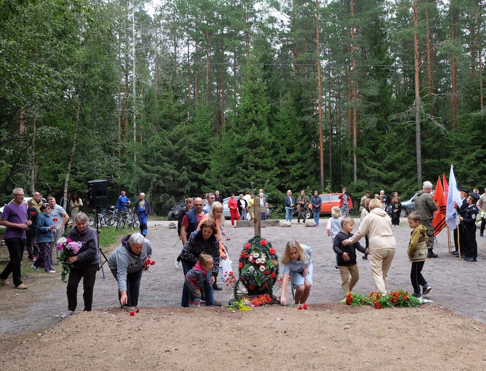 На «Высоте Пунктирной» всем миром навели порядок