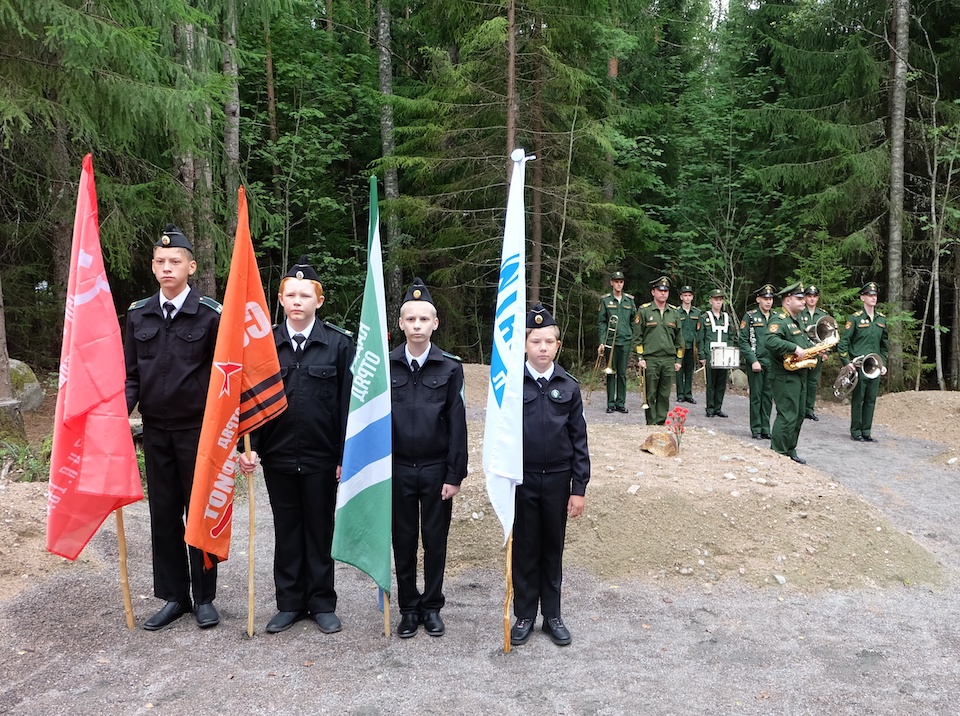 На «Высоте Пунктирной» всем миром навели порядок