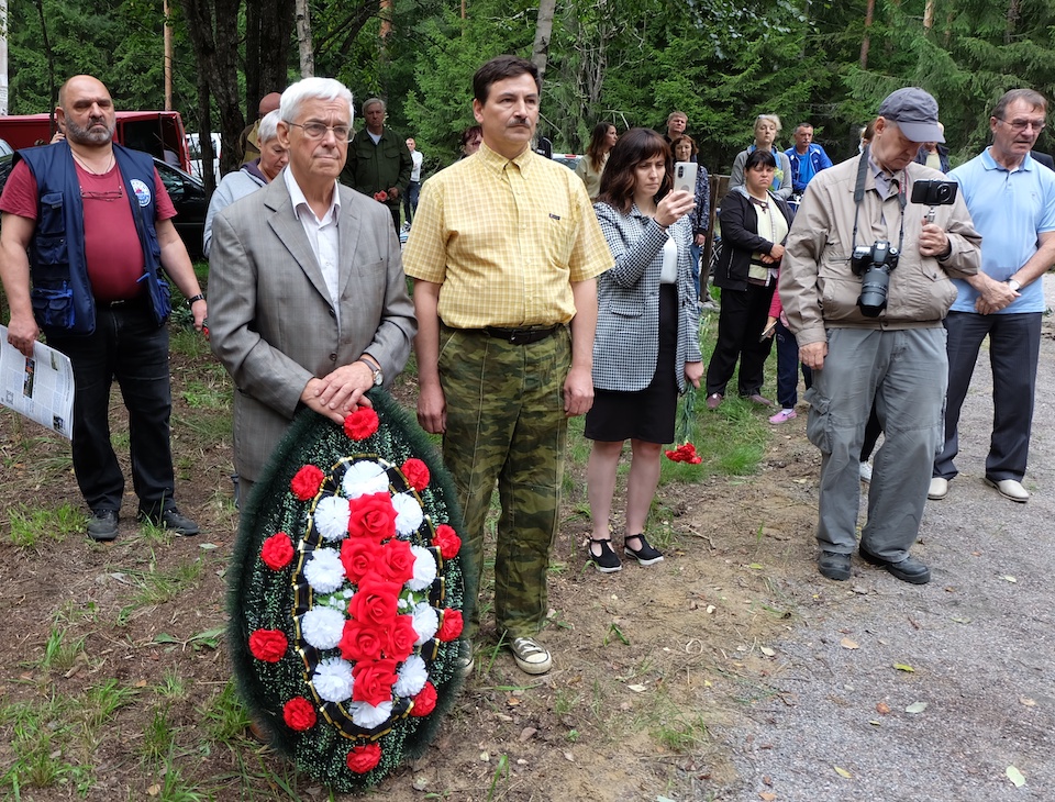 На «Высоте Пунктирной» всем миром навели порядок