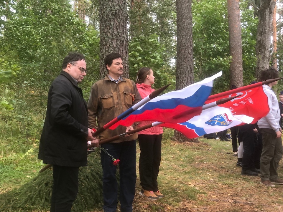 Воины обрели вечный покой под Лесогорским