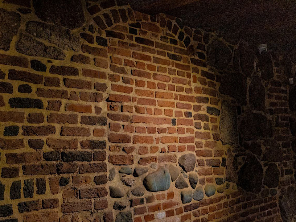 Владимир Цой показал отреставрированные помещения Выборгского замка