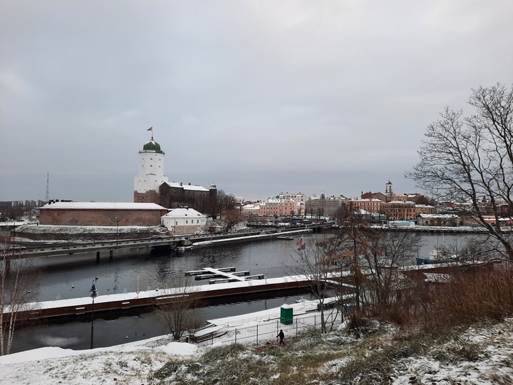 Прогулка по любимому выборжцами уголку города