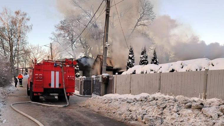 В Выборге и районе горели баня и дома