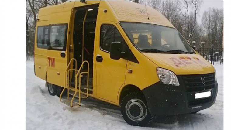 28 образовательных организаций Ленобласти получили новые автобусы