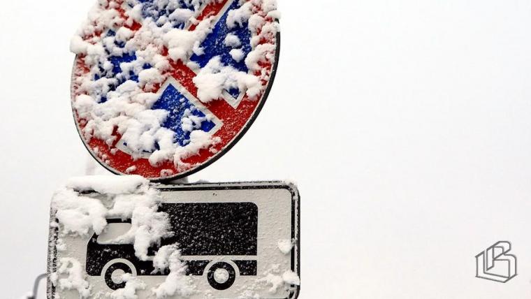 Грузовик влетел в иномарку, школьница угодила под колёса на дорогах Выборга и района