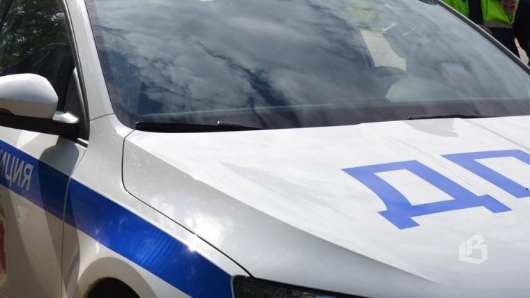 За выходные две школьницы оказались под колёсами авто во дворах Выборга и района