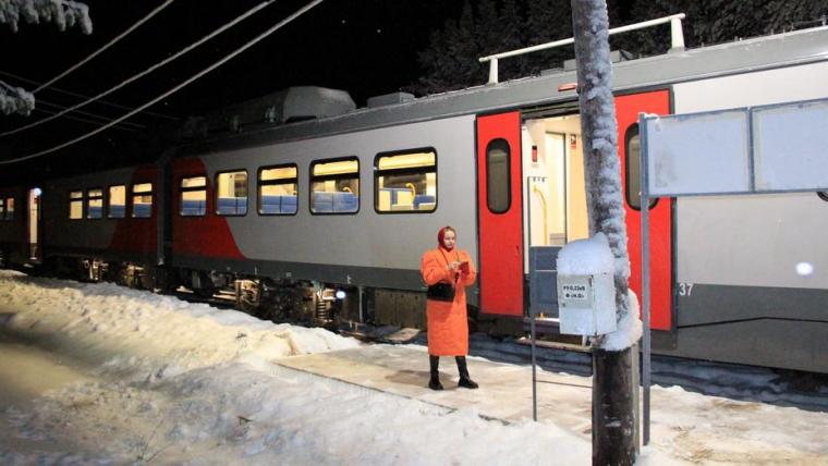 С 1 февраля 2024 года подорожают абонементные проездные на пригородные электрички