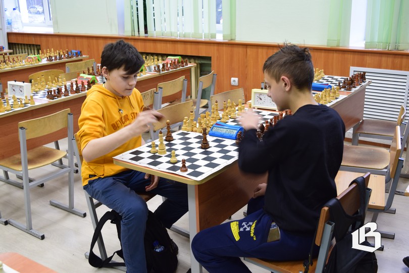 Выборгские школьники встретились за шахматной доской