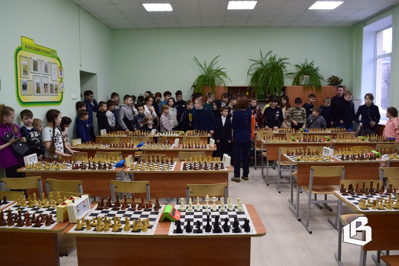 Выборгские школьники встретились за шахматной доской