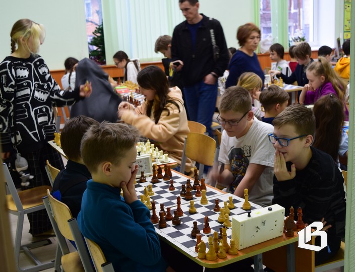 Выборгские школьники встретились за шахматной доской