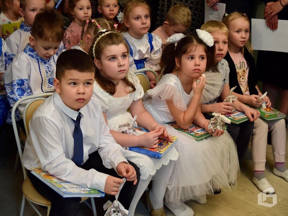 Дети играют в театр