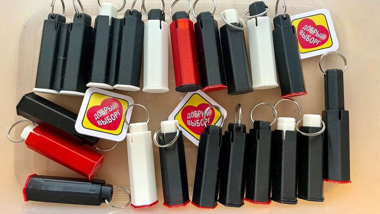 Выборгские активисты приглашают помощников в изготовлении нефопамниц для СВО