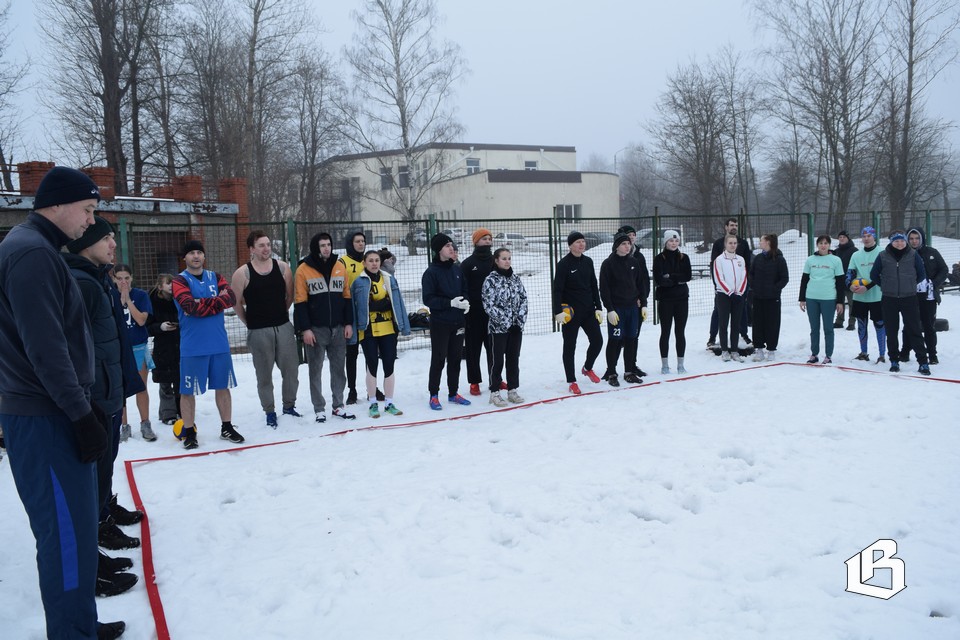 В Выборге состоялся первый турнир по зимнему волейболу