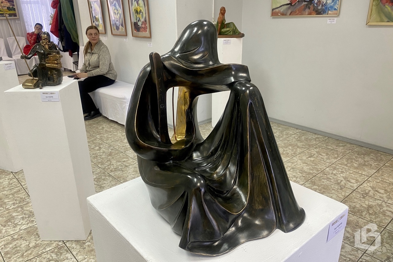 Посвящение женщинам в художественной галерее на Димитрова