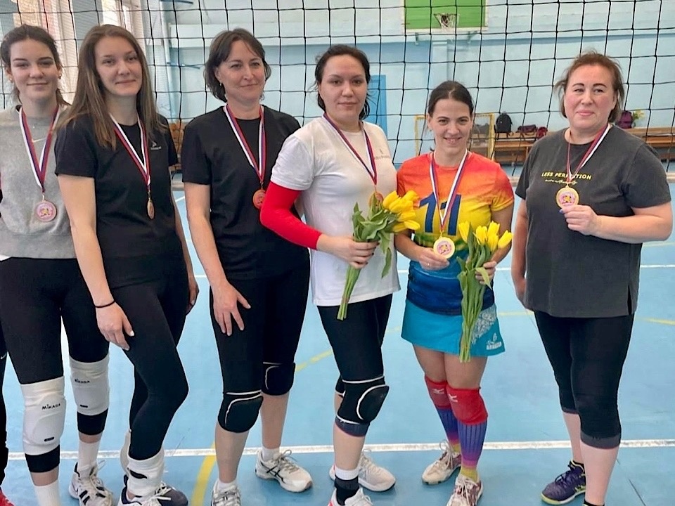 Дамы вышли на площадку