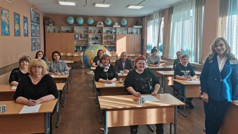 Выборгский район поддержал Всероссийскую акцию сдачи ЕГЭ родителями