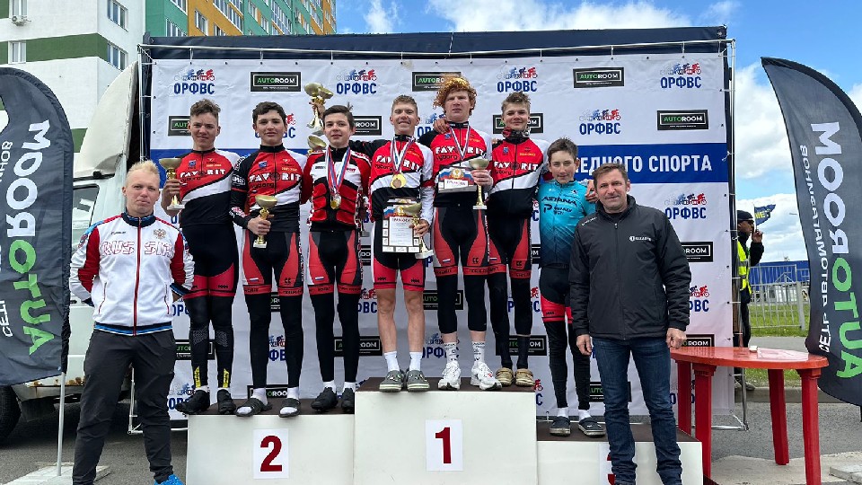 Девять медалей привезли из Орла выборгские велосипедисты