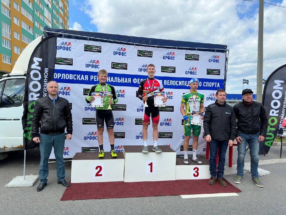 Девять медалей привезли из Орла выборгские велосипедисты