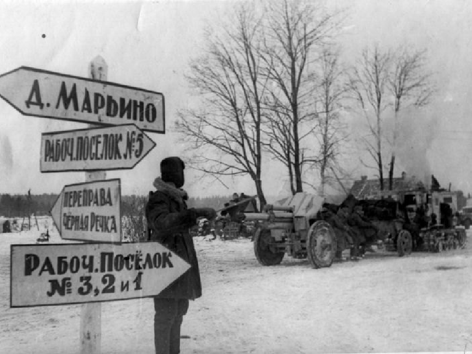 Знаки памяти: поклонный крест с неугасимой лампадой у Ладожского моста