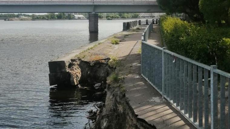 В Выборге демонтировали еще несколько секций ограждения набережной
